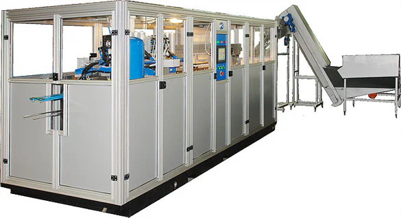 Automatic PET Bottle Blow Molding Machine producing capacity 4000 BPH — Photo 2