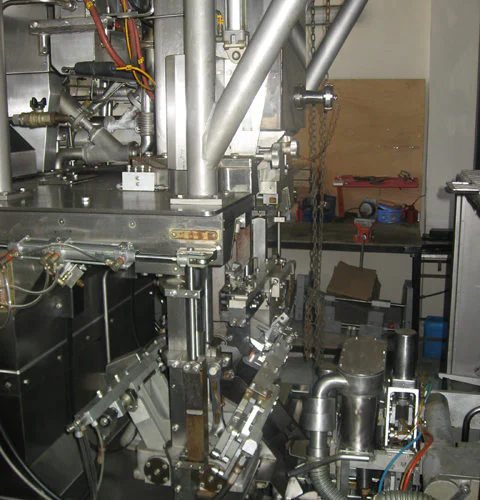 Tetra Pak TBA/9 130V aseptic liquid filling line — Photo 8