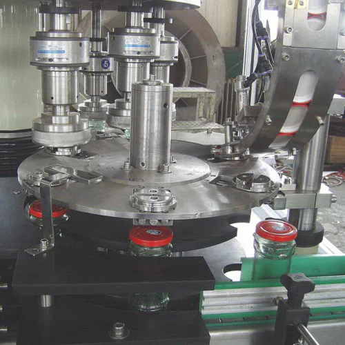 Machine closure MU 3 with a capacity of up to 10,000 bottles / hour — Photo 17
