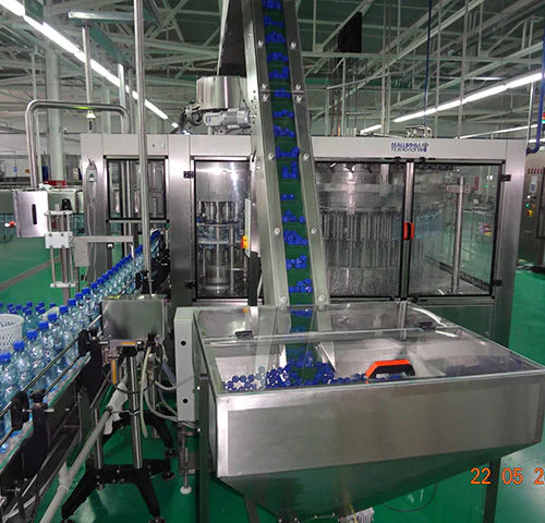 Machine closure MU 3 with a capacity of up to 10,000 bottles / hour — Photo 1