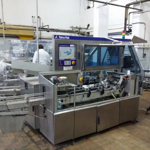 Tetra Pak filling line TBA/8 1000 ml Base — Photo 1