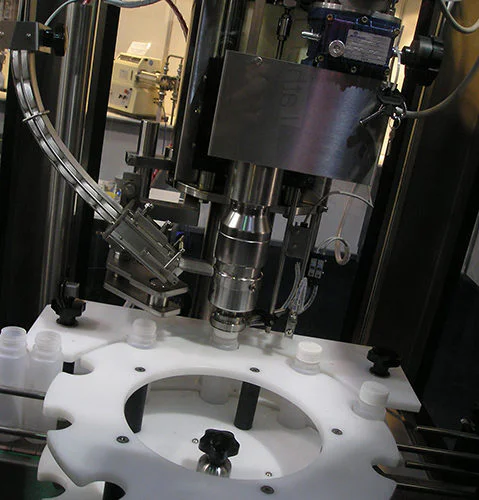 Machine closure MU 3 with a capacity of up to 10,000 bottles / hour — Photo 11
